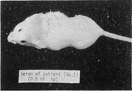 ボツリヌス毒素の症状が出たマウスの写真